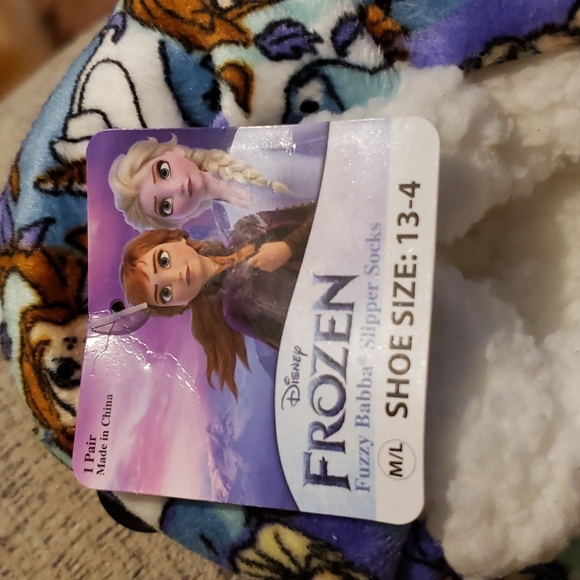 Frozen Girls Faux Fur Fuzzy Rubber Non Slip Babba Slippers (M/L 13-4) NWT - Picture 2 of 3